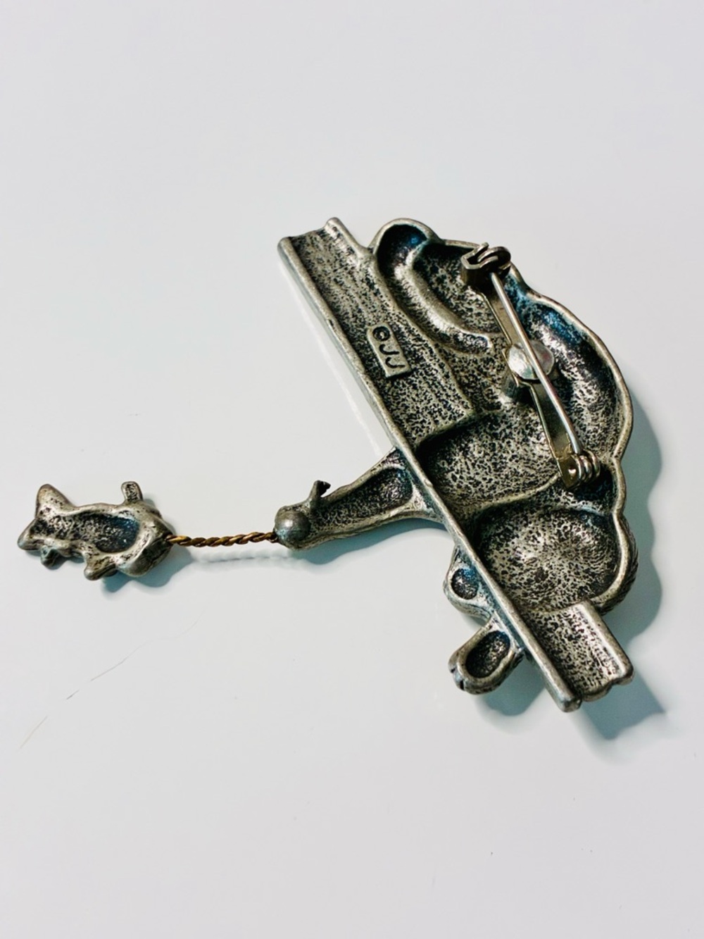 VTG Cat Brooch in Silver Tone with Dangling Mouse Charm Business Casual - Picture 8 of 12